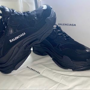 Balenciaga Triple s